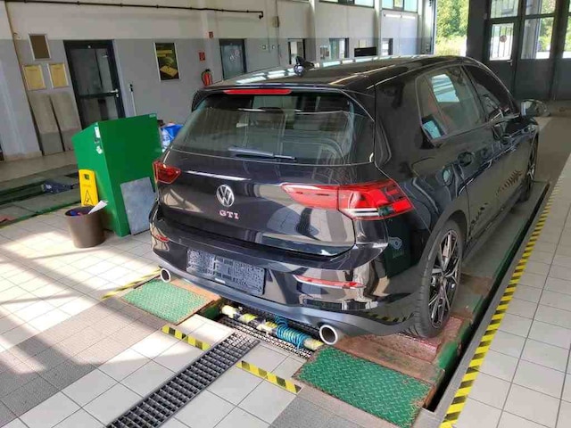 Volkswagen Golf Sonderleasing DCC Standh Harman Estoril Rear View ACC Standh. AUT