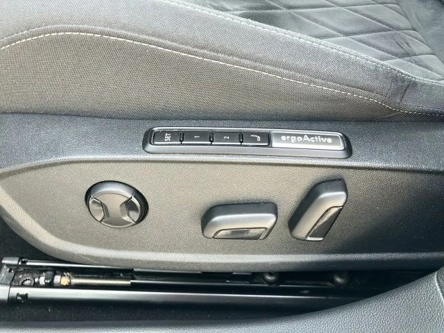 Volkswagen Golf DSG Life Variant