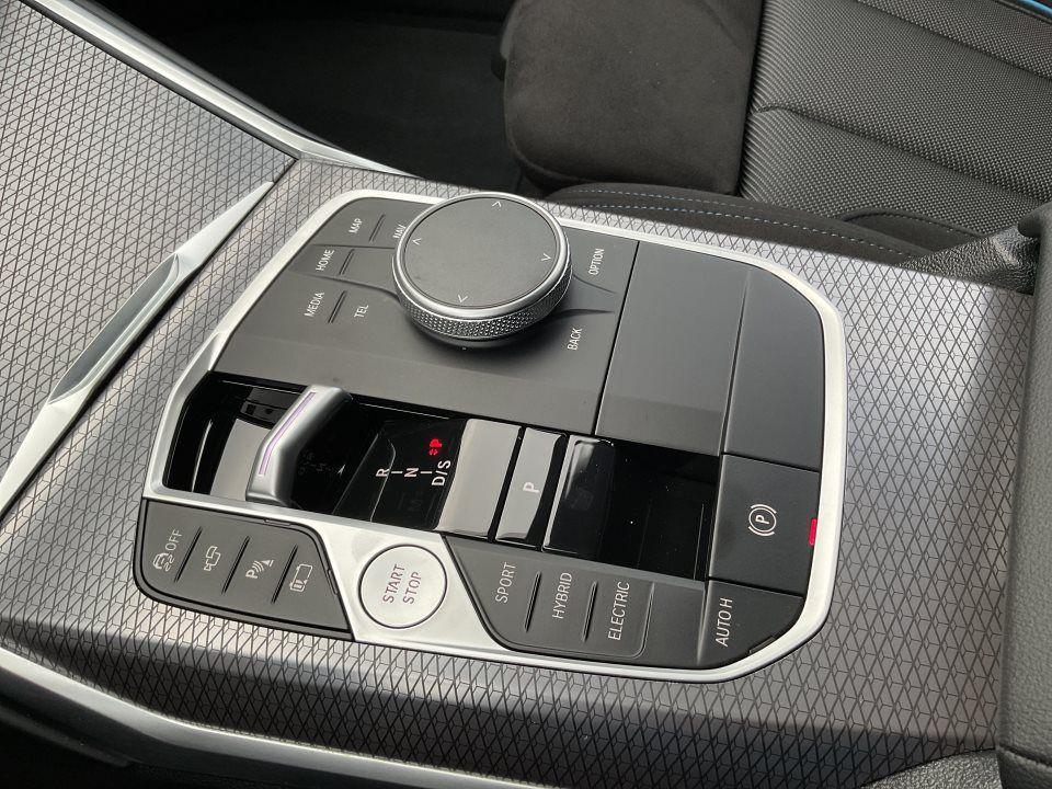 BMW 330 330e Touring