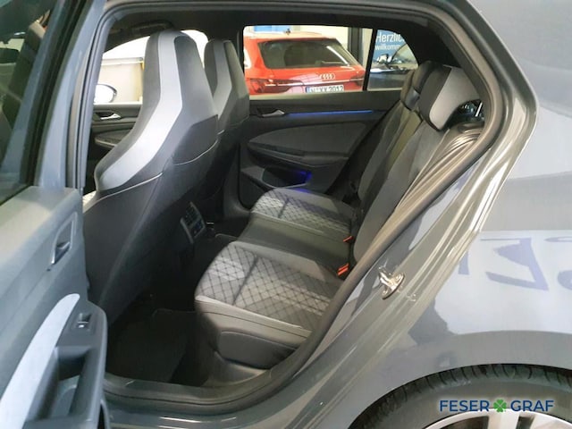 Volkswagen Golf 1.5 eTSI DSG R-Line