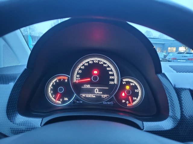 Volkswagen up! Move Move up!