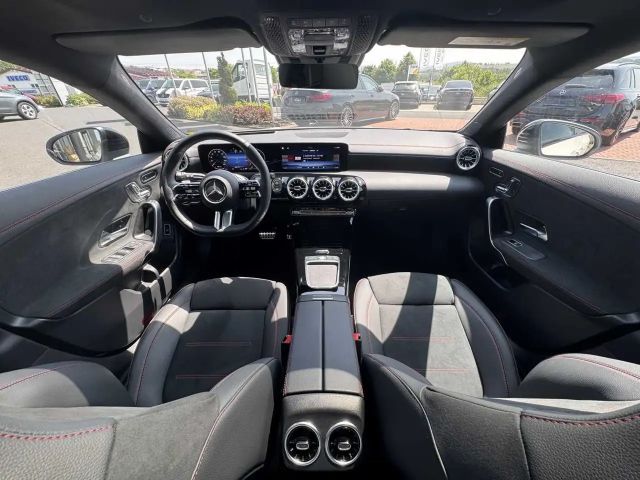 Mercedes-Benz CLA 220 AMG Line