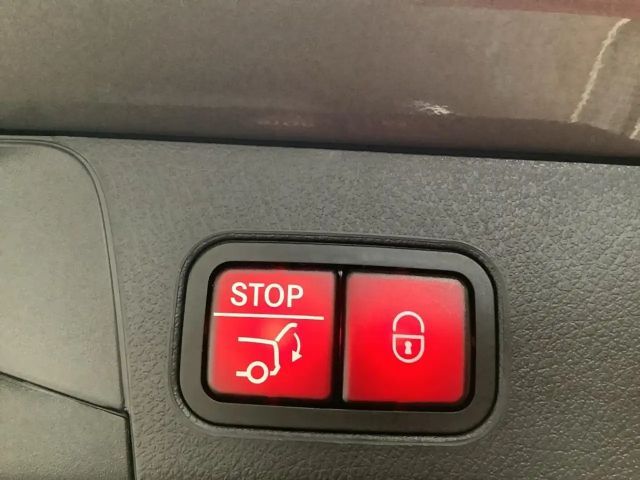 Mercedes-Benz B 220 AMG Line B 220 d