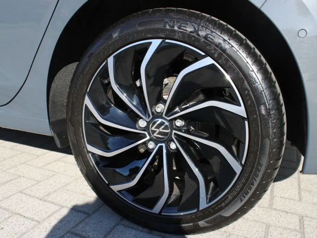 Volkswagen Golf 1.5 TSI Golf VIII Move