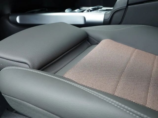 Mercedes-Benz EQB 300 4MATIC Electric Art