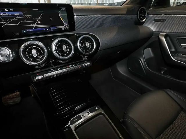 Mercedes-Benz CLA 180 Coupé Progressive