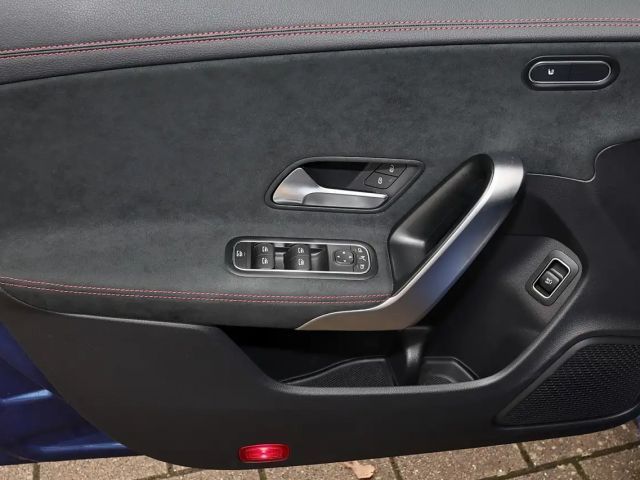 Mercedes-Benz CLA 200 AMG Line