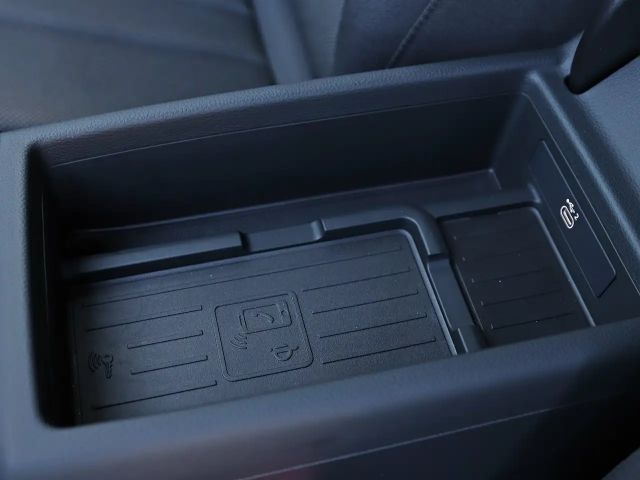 Audi A4 30 TDI Sedan