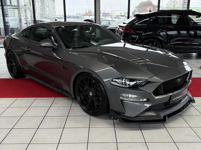 Ford Mustang Fastback GT 5.0 V8