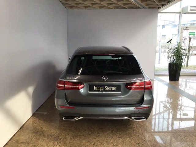 Mercedes-Benz E 200 4MATIC AMG Line Estate
