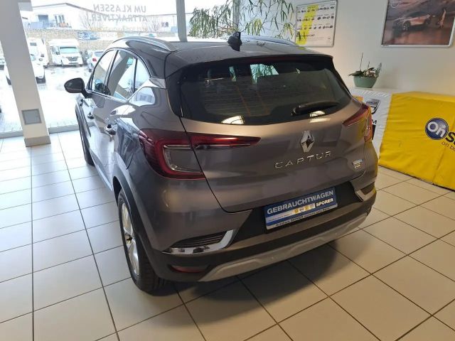 Renault Captur E-Tech Intens