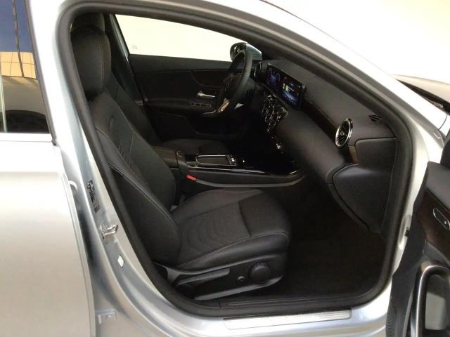 Mercedes-Benz A 200 Progressive