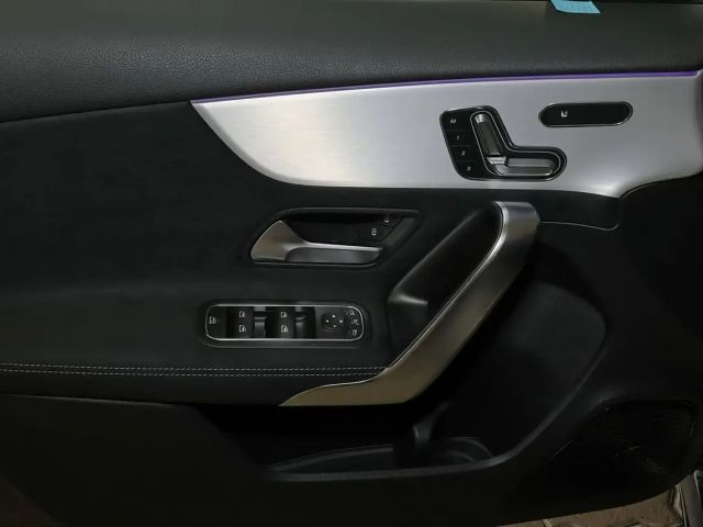 Mercedes-Benz A 220 4MATIC AMG Line