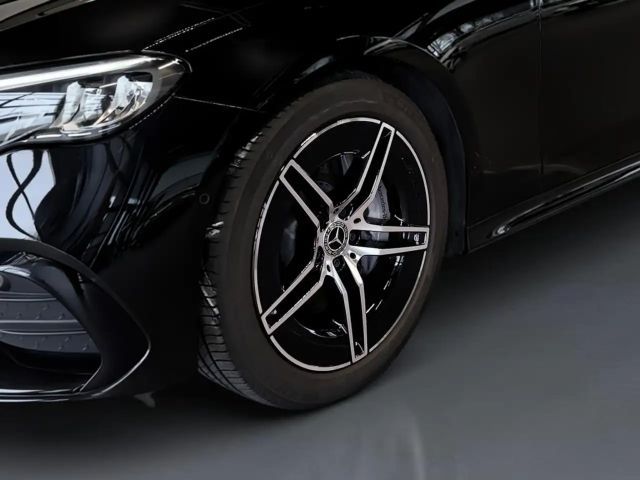 Mercedes-Benz E 220 AMG Line E 220 d Sedan