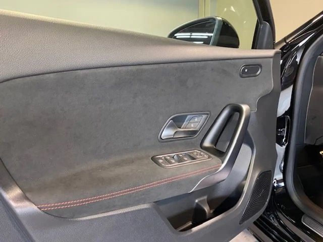 Mercedes-Benz A 200 AMG Line