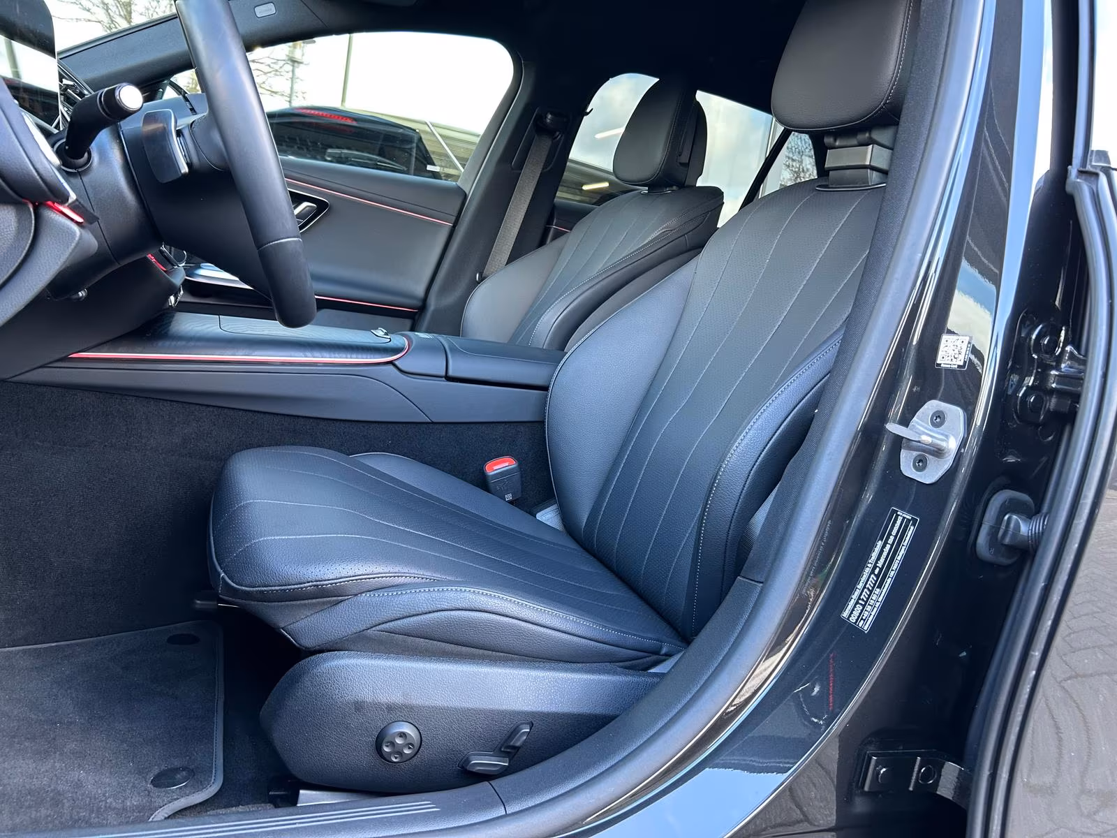 Mercedes-Benz E 220 AVANTGARDE E 220 d Estate