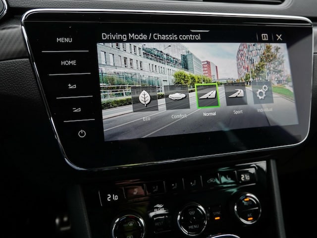 Skoda Superb 2.0 TDI Combi Sportline