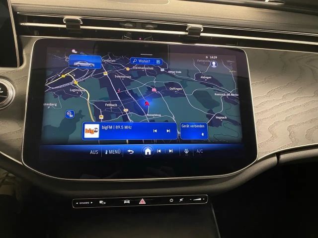 Mercedes-Benz E 200 Sedan