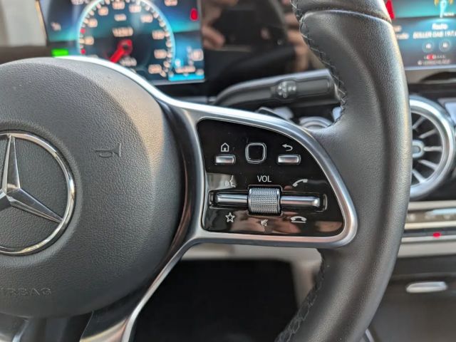 Mercedes-Benz EQA 300 4MATIC Progressive