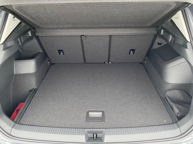 Volkswagen Tiguan 1.5l eTSI ACC PDC NAVI KAM SHZ