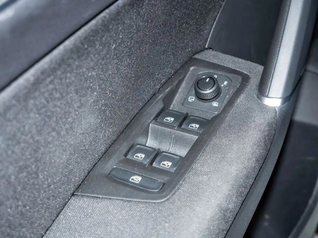 Volkswagen Touran 1.5 TSI DSG R-Line