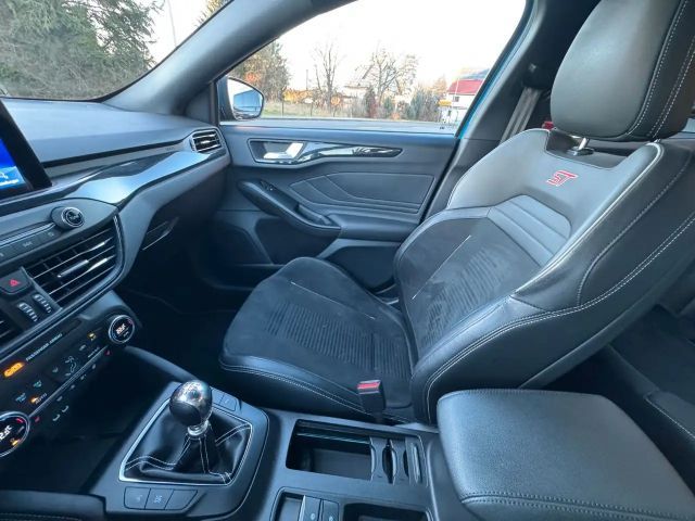 Ford Focus Limited ST Line