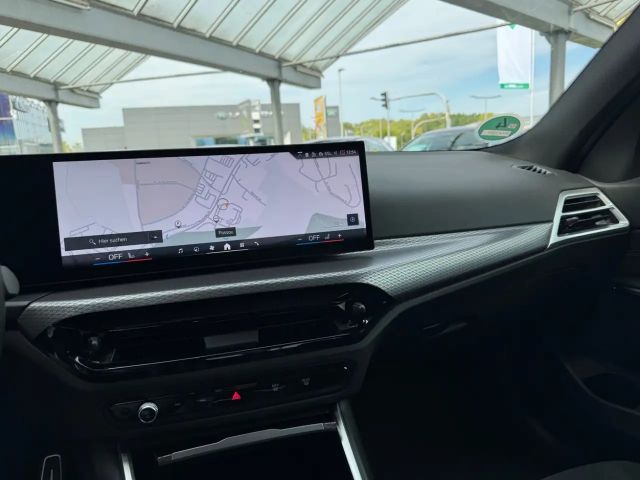 BMW 318 318i M-Sport Sedan