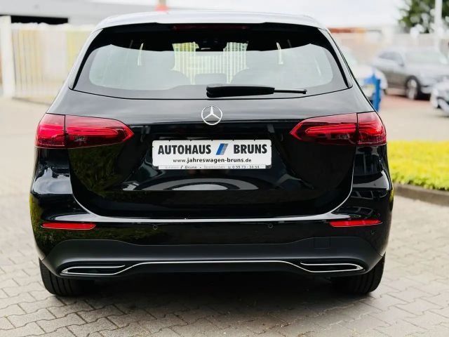 Mercedes-Benz B 180 Progressive Sedan