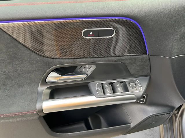 Mercedes-Benz B 220 4MATIC AMG Line Sedan