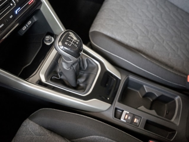 Volkswagen T-Roc 1.0 l TSI ACC FLA KlimaA Navi SHZ LM