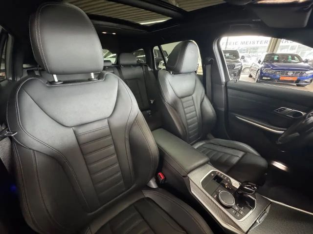 BMW 320 320d M-Sport Touring xDrive