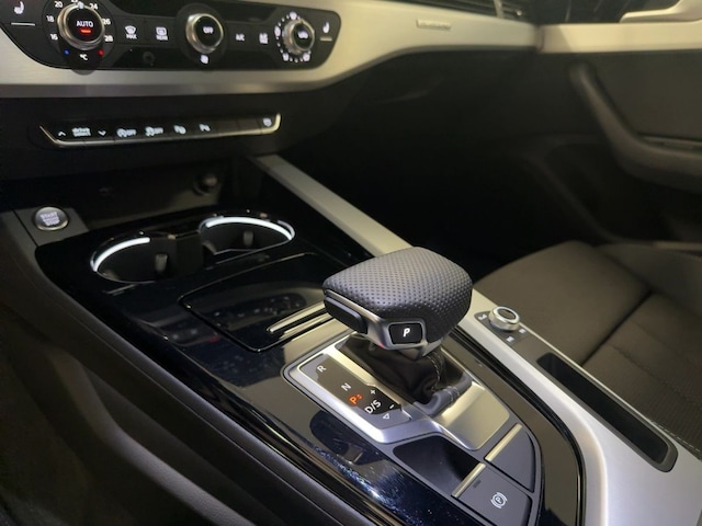 Audi A4 40 TFSI Avant Quattro S-Line S-Tronic