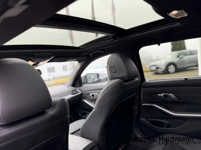 BMW 320 320d M-Sport Touring xDrive