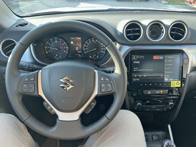 Suzuki Vitara Hybrid Shine