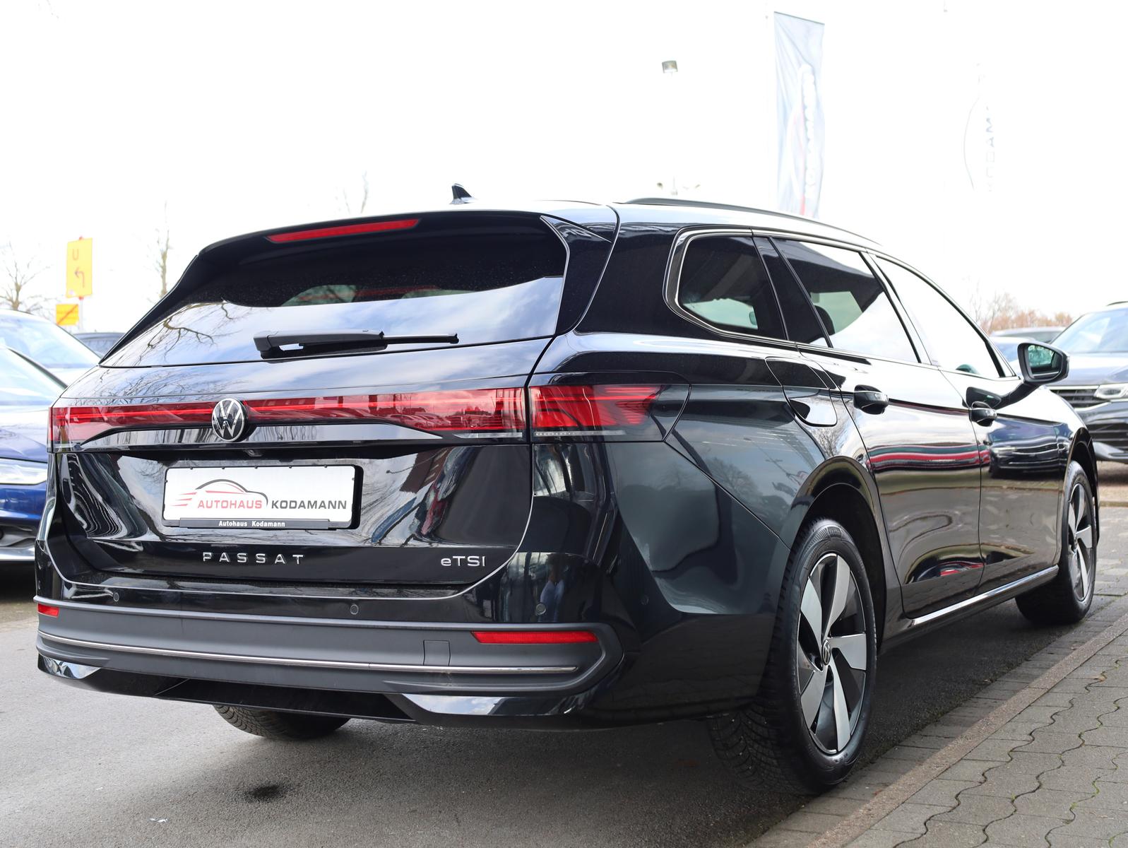 Volkswagen Passat 1.5 eTSI Business Variant