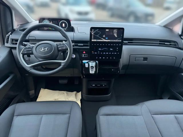 Hyundai Staria Trend