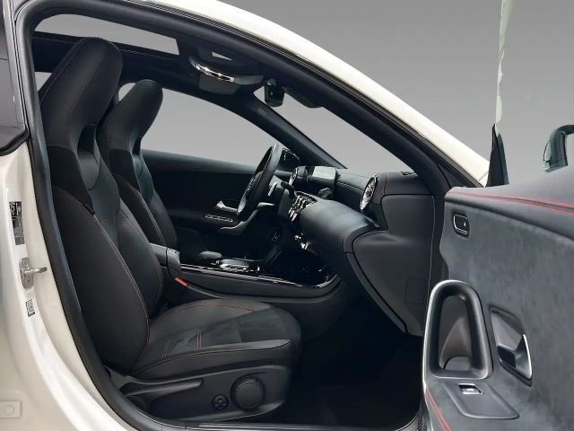 Mercedes-Benz CLA 200 AMG Line Shooting Brake