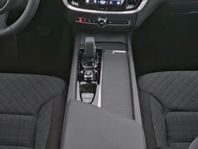 Volvo V60 Core