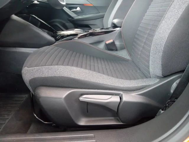 Peugeot E-2008 Active Pack