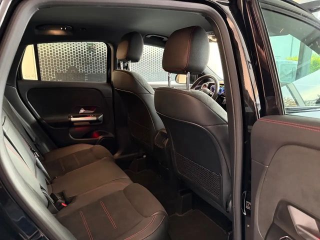 Mercedes-Benz GLA 200 4MATIC GLA 200 d