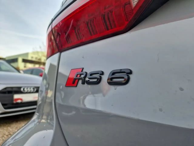 Audi RS6 Avant Quattro