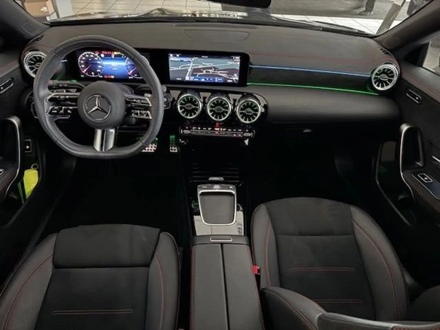 Mercedes-Benz CLA 200 AMG Line Premium