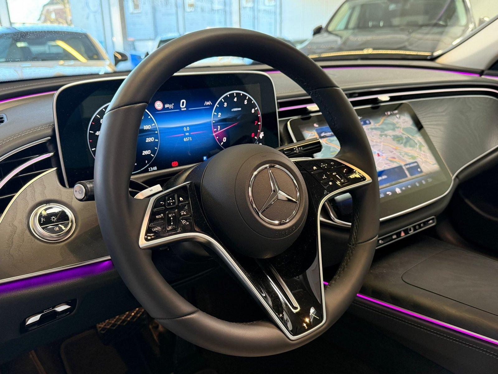 Mercedes-Benz E 200 AVANTGARDE Sedan