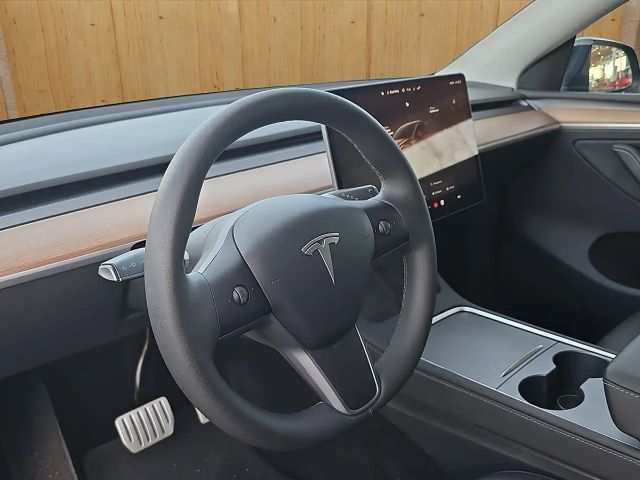 Tesla Model Y AWD Performance
