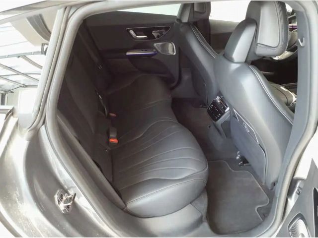 Mercedes-Benz EQE 350 AMG Line Sedan