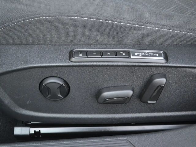 Volkswagen Golf 2.0 TDI Golf VIII Life Variant