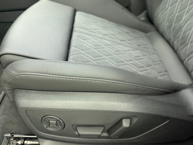 Audi A6 Avant Quattro S-Tronic