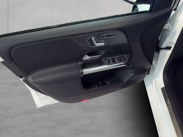 Mercedes-Benz B 180 Sedan