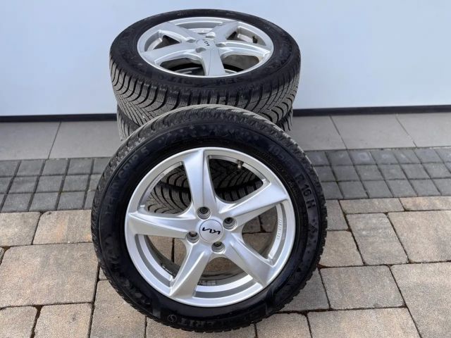 Kia Stonic 1,2 DPI Silber|1.Besitz|8-Fach Bereift|Top Zustand