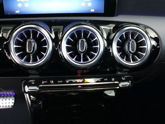 Mercedes-Benz A 200 AMG Line